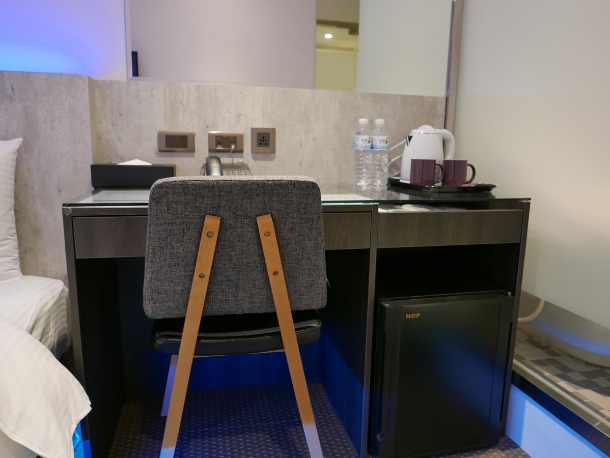 泊居旅店二館 Oursinn Hotel 2 Taipei Exteriör bild